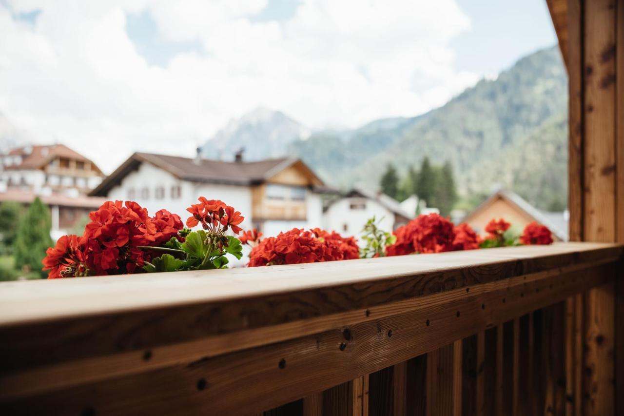 Alpine Chalet Sauter San Vigilio Di Marebbe Exterior photo